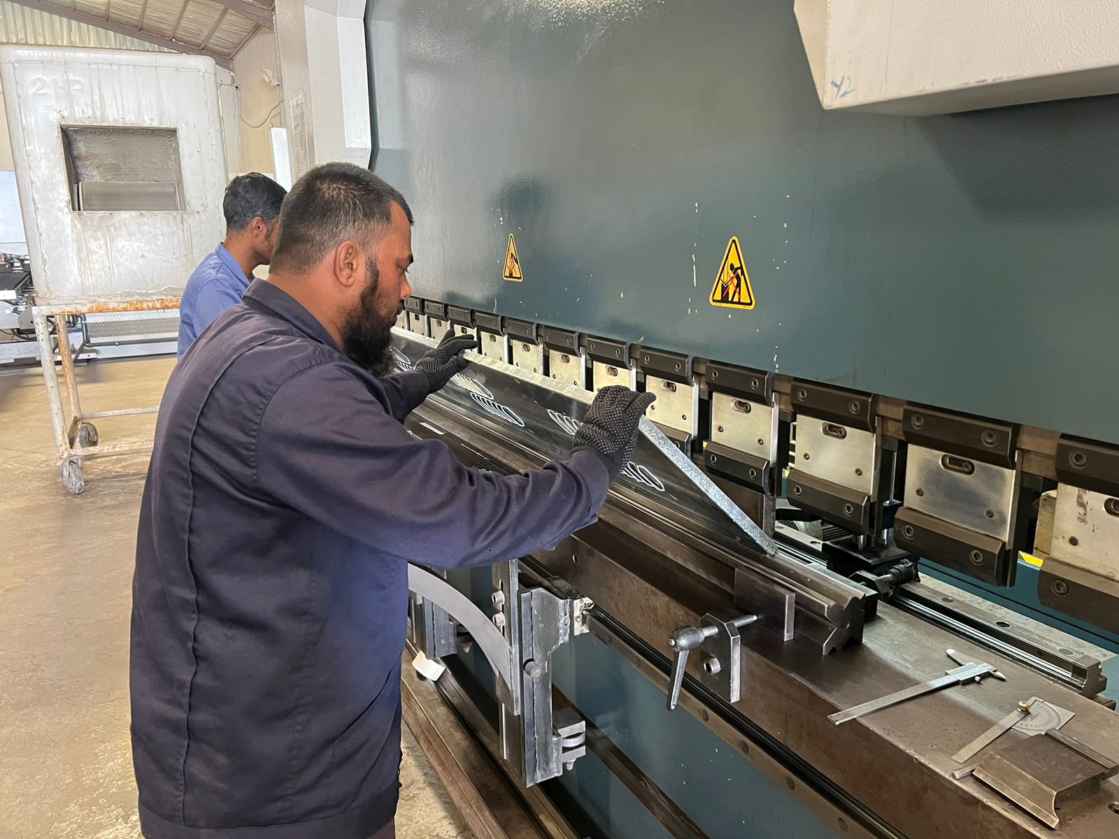  مصنع أعمال عون لمنتجات الحديد 